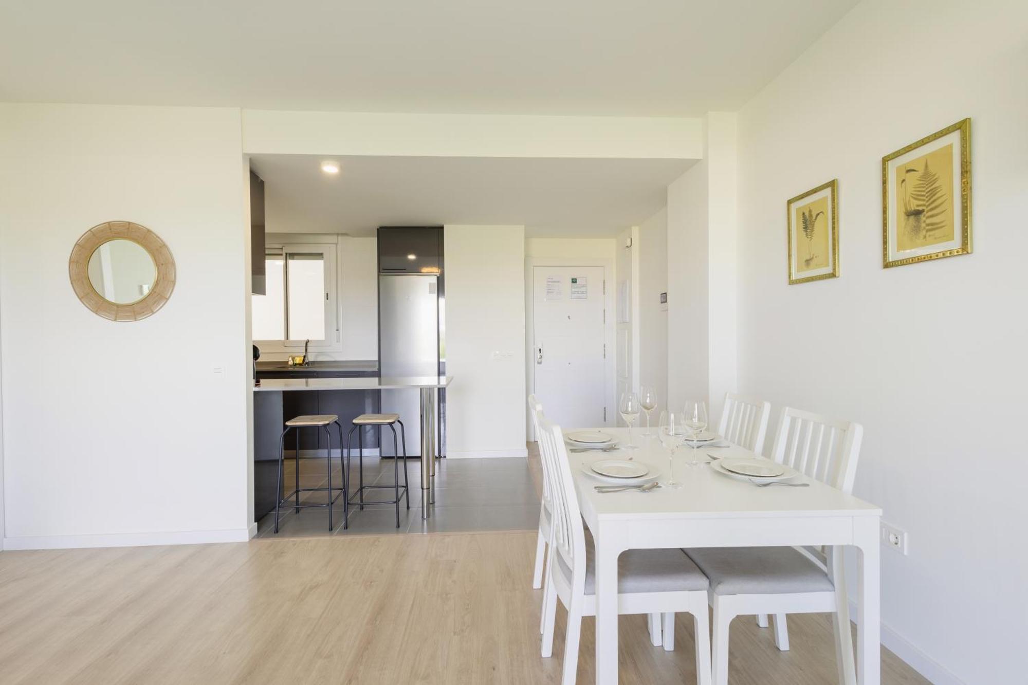 Contemporary 2 Bedroom In Nueva Andalucia Apartamento *