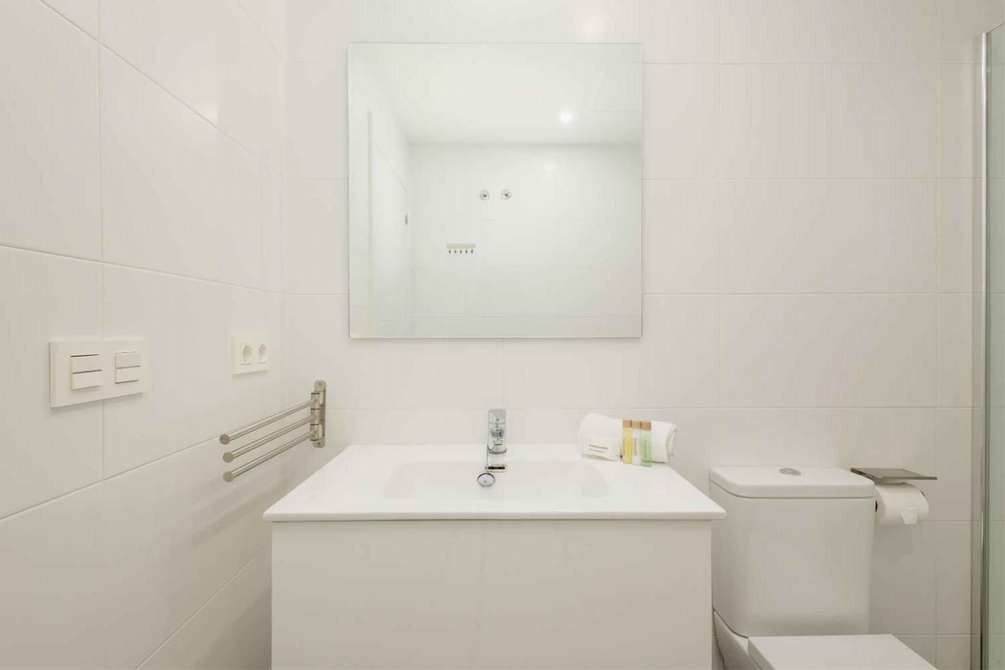 Apartamento Contemporary 2 Bedroom In Nueva Andalucia