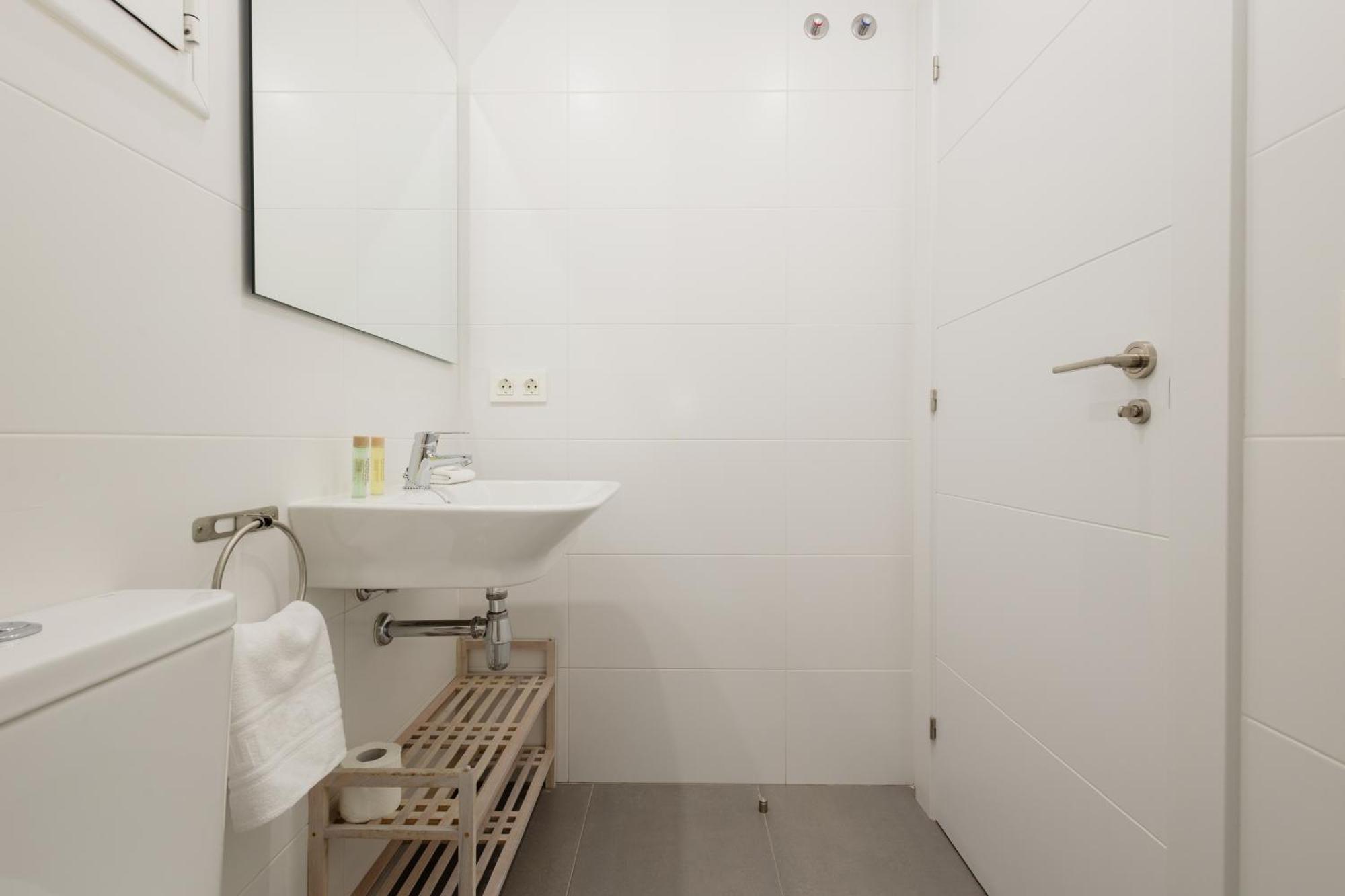 Contemporary 2 Bedroom In Nueva Andalucia Apartamento Marbella