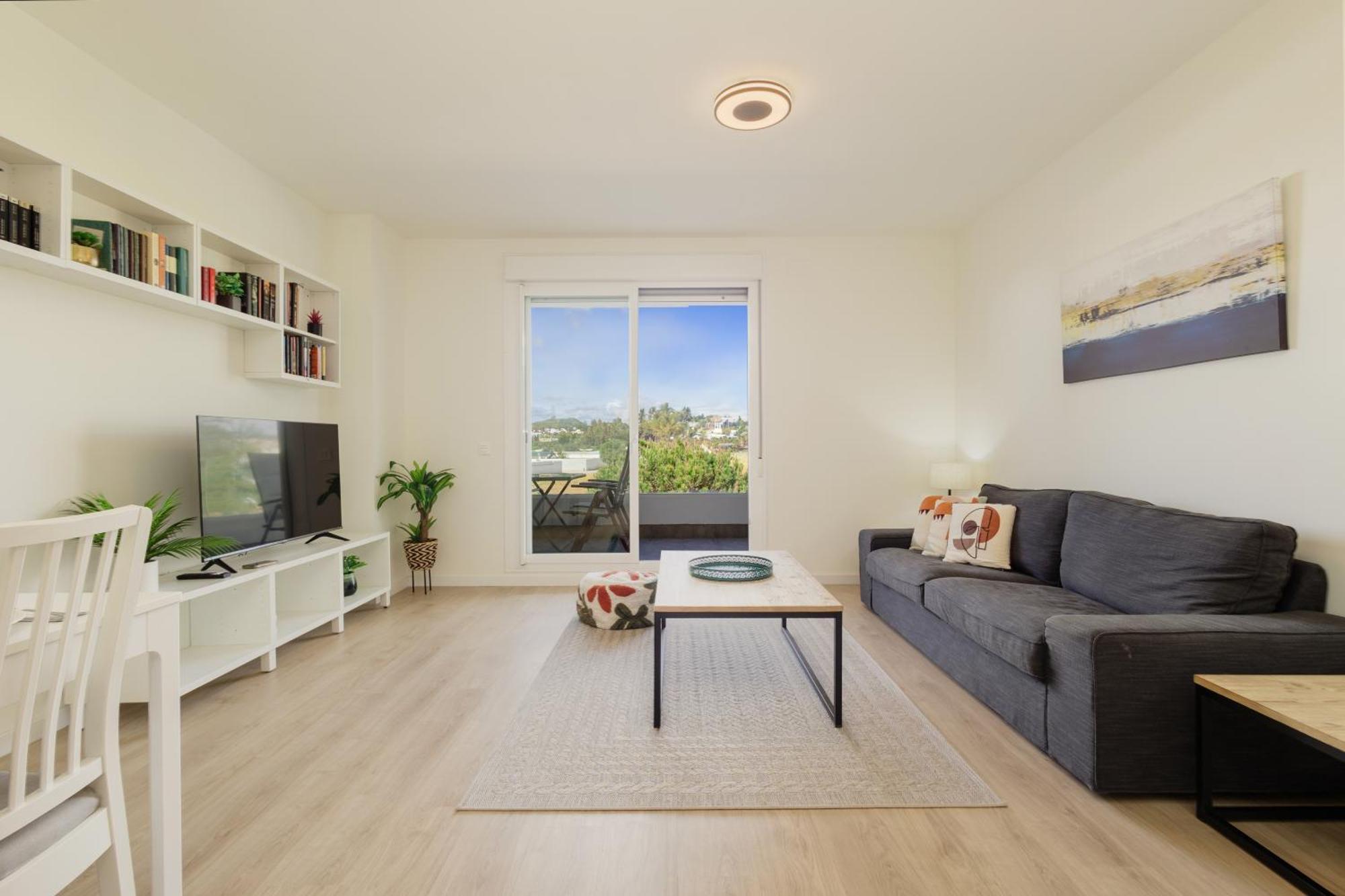Contemporary 2 Bedroom In Nueva Andalucia Apartamento Marbella